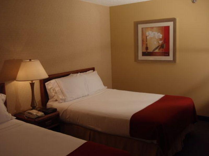 Holiday Inn Express Hotel Fort Campbell-Oak Grove By Ihg Habitación foto