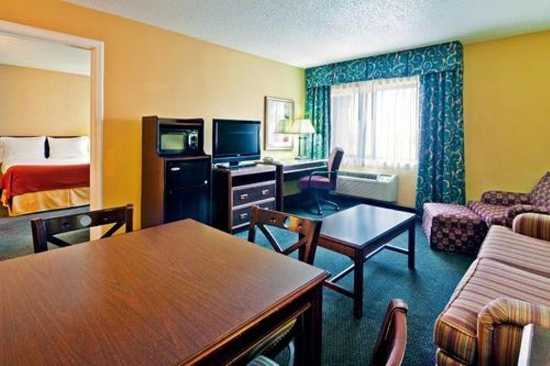 Holiday Inn Express Hotel Fort Campbell-Oak Grove By Ihg Habitación foto